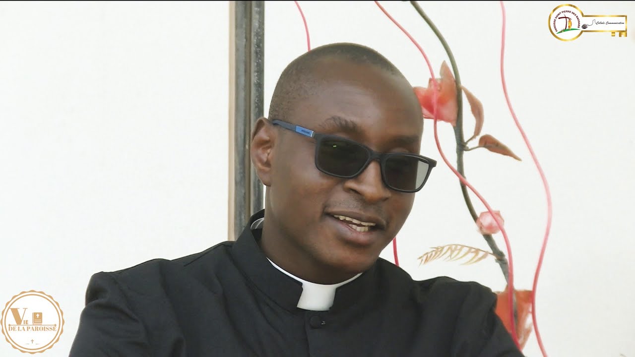 LA VIE DE LA PAROISSE: N°1: Père Abraham Correa, aumônier de la cellule communication à St Pierre