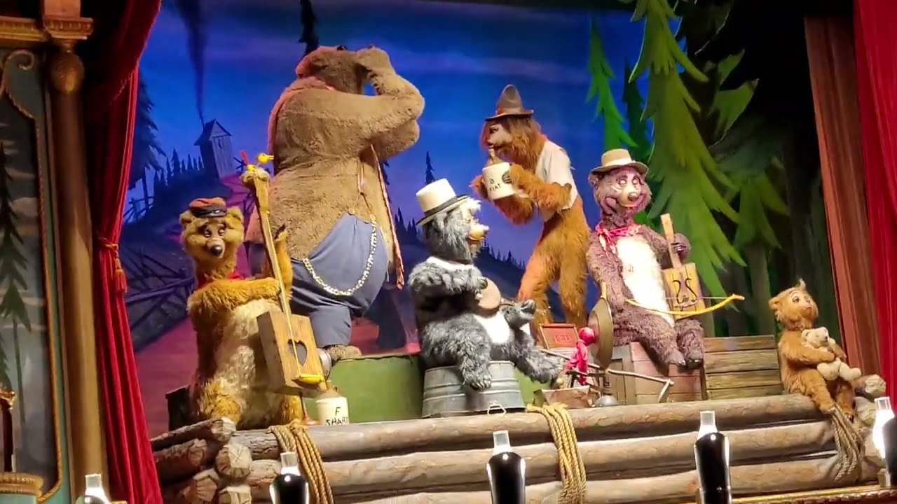 Gumby and pokey sees the country bear jamboree in magic kingdom. 🐻 (ft wholewheatpete and resortTV1)