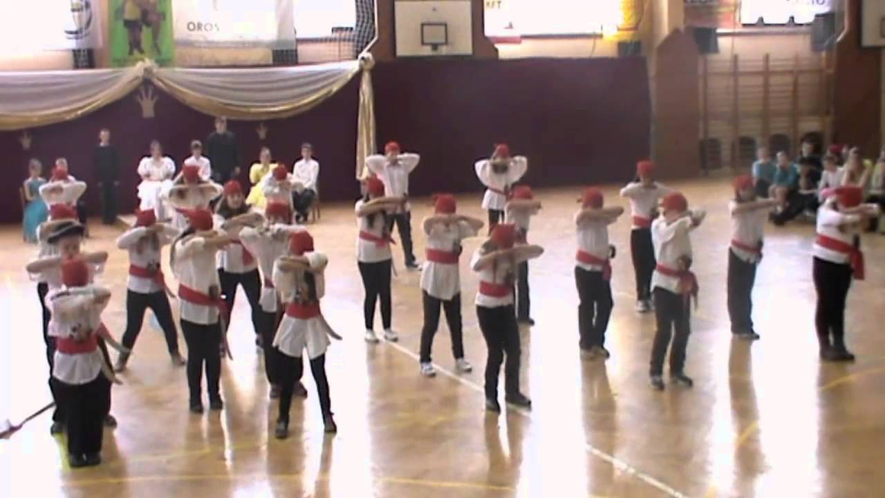 Kalózok tánca 3. a osztály (Eötvös farsang 2014)