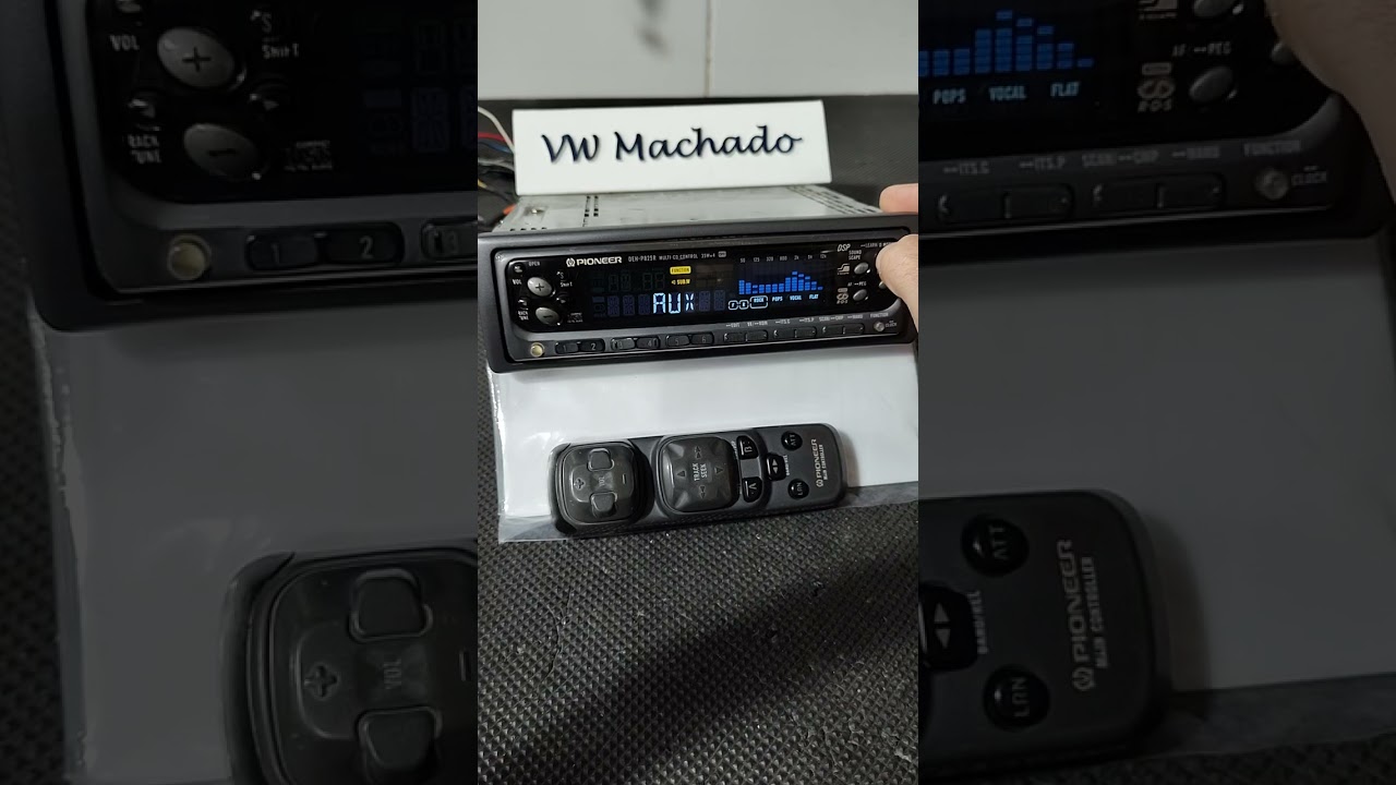 Pioneer DEH-P825, aparelho mais completo da época, com DSP integrado.