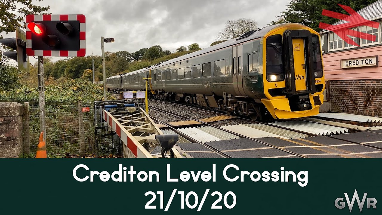 *Old NRS Barriers* Crediton Level Crossing (21/10/20)
