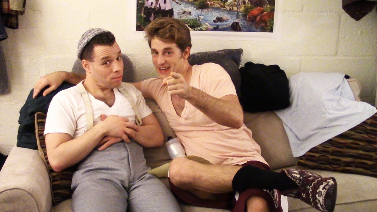 Episode 2 - Fiyero Time: Backstage at WICKED with Jonah Platt