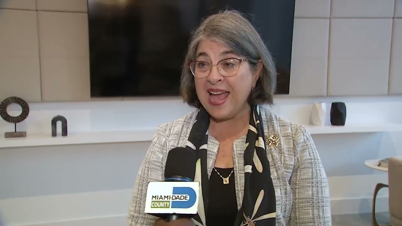 Miami-Dade Minute - Gallery On the River Opening