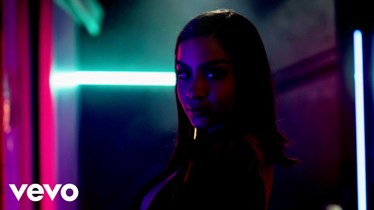 Salomé - Falso Amor (Video Oficial)
