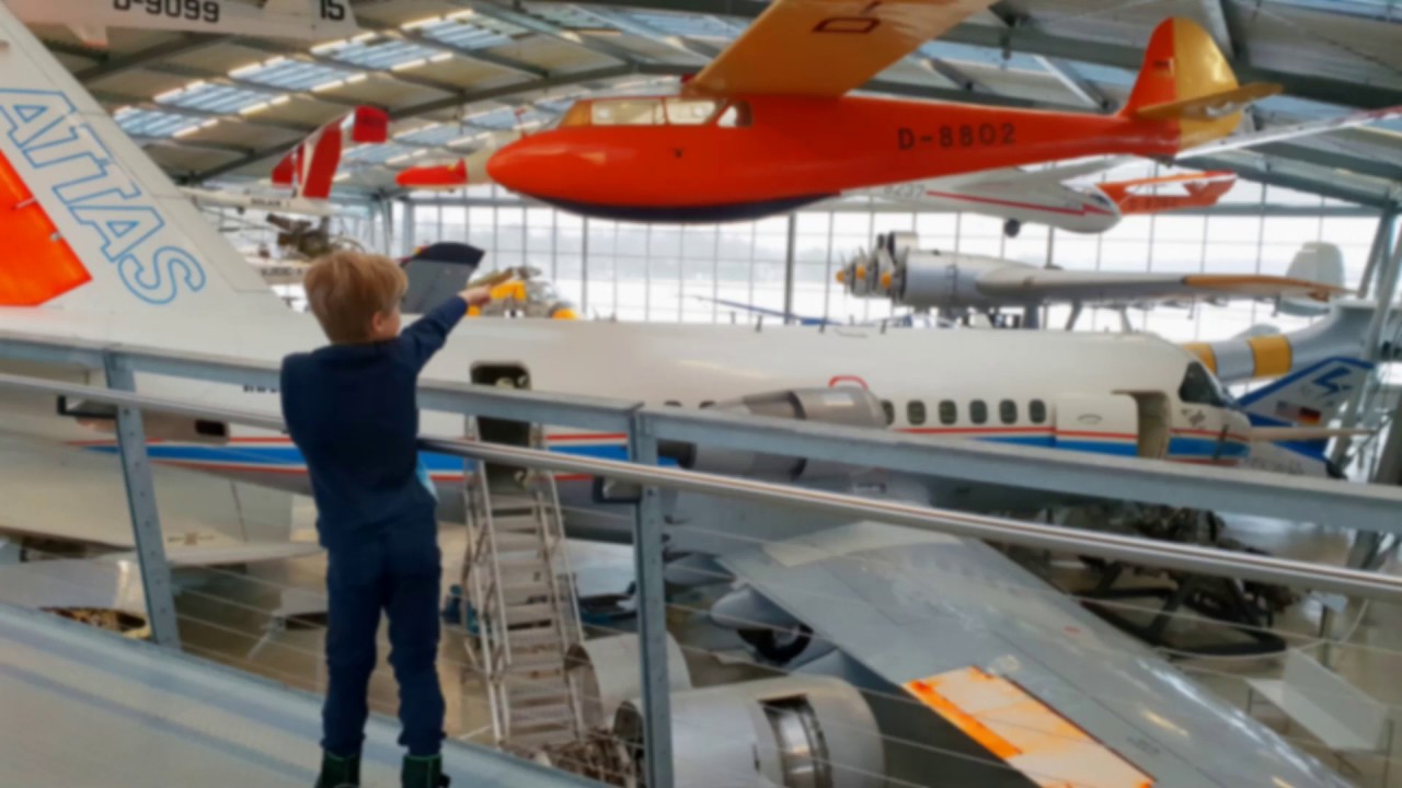 Ausflug mit Kindern in die Flugwerft Schlei&szlig;heim