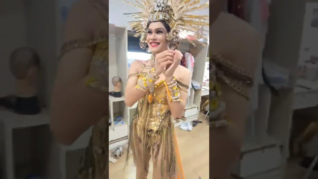 Ton hom vs Cat at Backstage Colosseum show Pattaya #viralvideo #makeup #Ladyboy