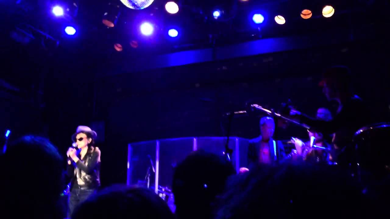 Walking On Thin Ice - Yoko Ono