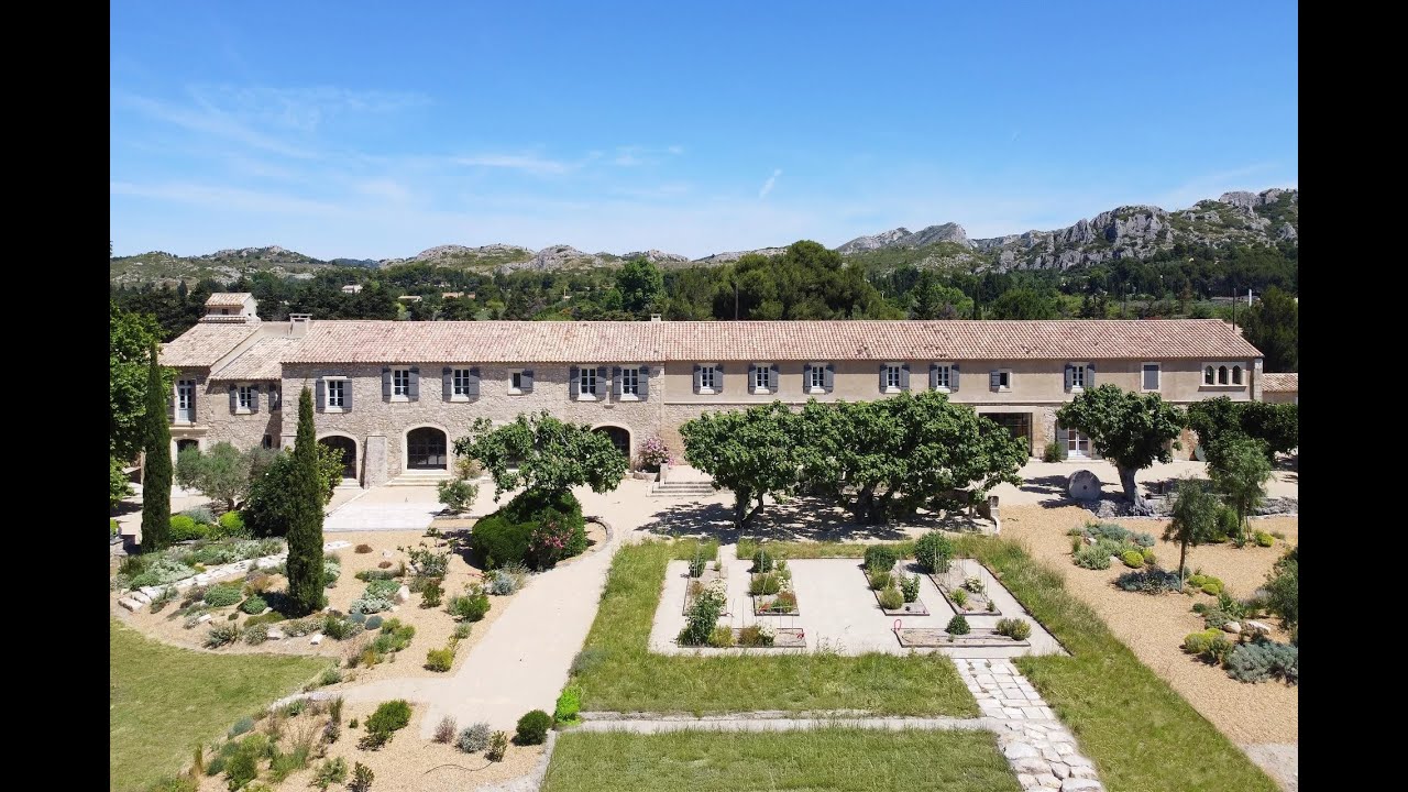 MAS DE CARACTERE À MAUSSANE-LES-ALPILLES
