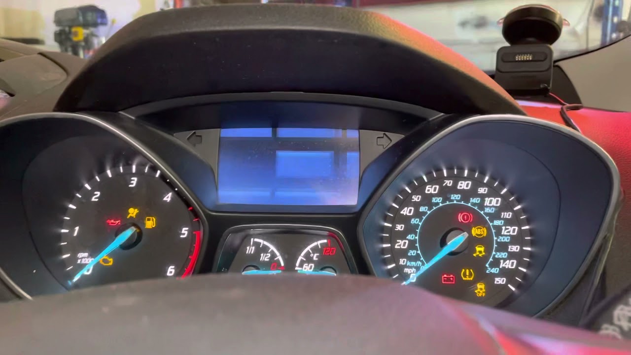Процедура замены масла в Ford Kuga 2015 года теперь доступна, простое руководство, инструменты не...