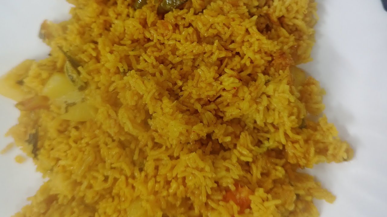 आलू की  तहरी ( पीली वाली) || Aloo ki Tehri ( Yellow Wali)) 