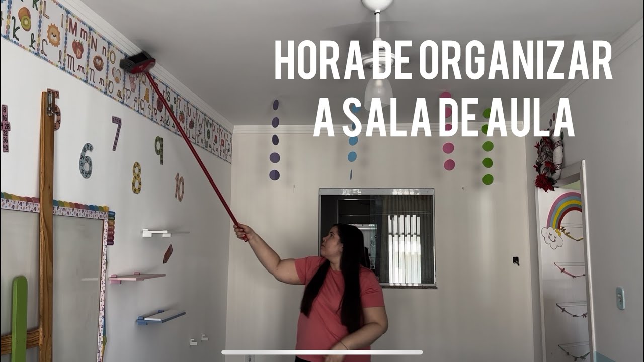 Hora de organizar a sala de aula 👩🏻‍🏫🌈 #saladeaula #reforçoescolar #classroom 