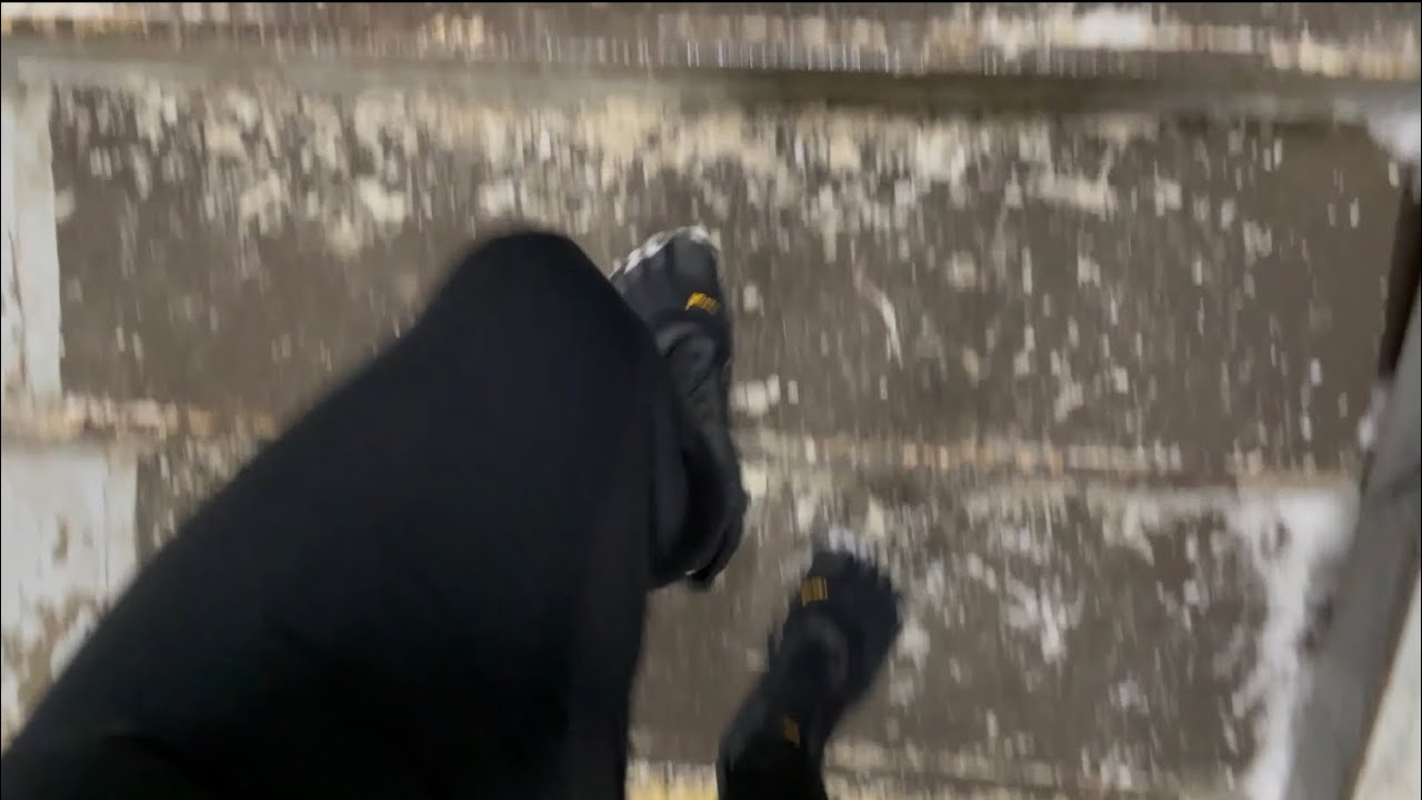 Пробежка  в Vibram FiveFingers V-Trek Insulated в Сокольниках.