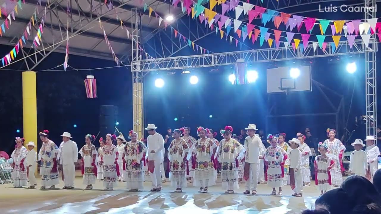 Jarana Rubí Yamili en la presentación grupo jaranero Virgen dolorosa de Xoy, Peto 2026
