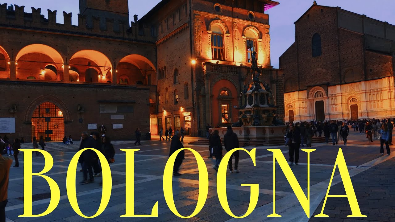 Deep Focus- Piazza maggiore in twilight