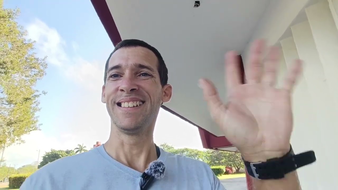 По пути на продовольственную ярмарку, а затем на прогулку в парке Рене Фрага.