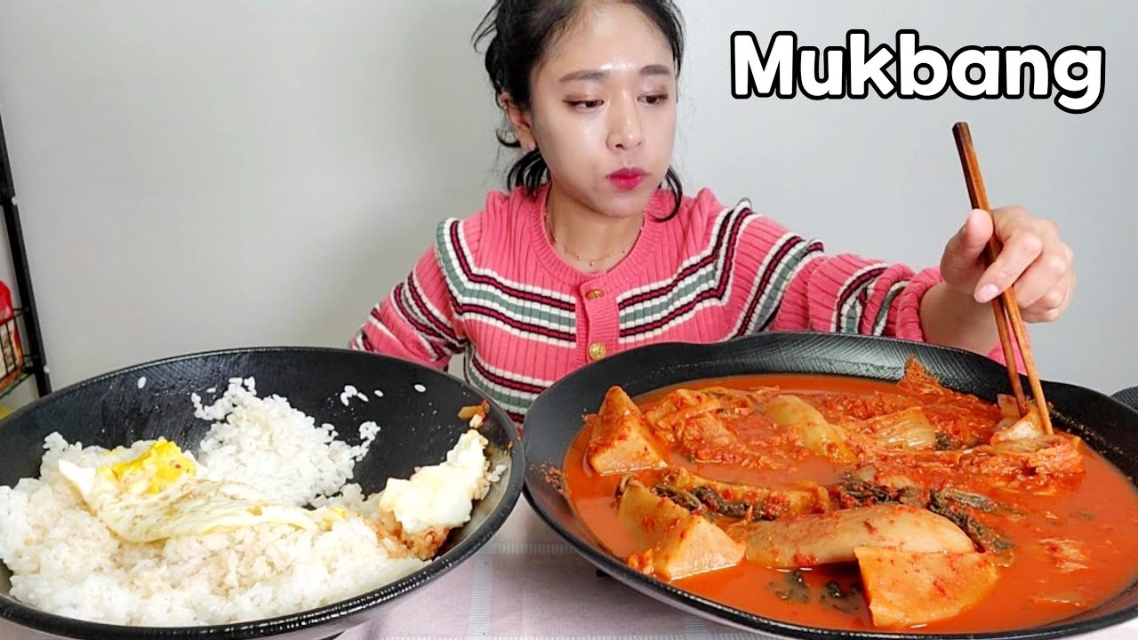 출근길+그냥 총각무 김치찜에 계란후라이 먹방 Korean Food Kimchi Jjim Mukbang eating show