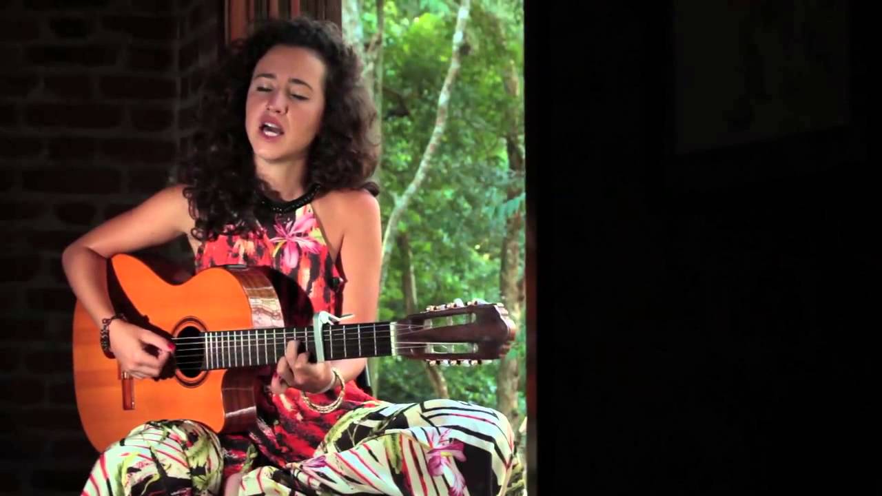 Um Doce Canto de Mulher -Nicole Salmi