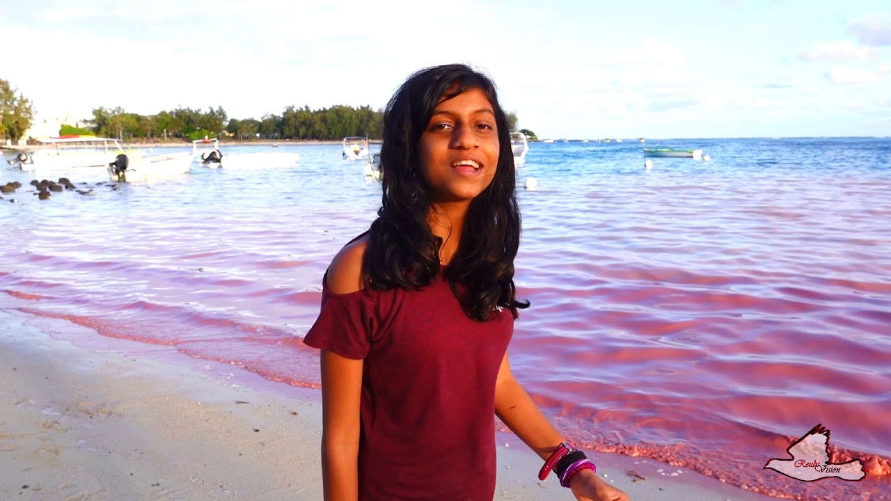 2018-10-25 - The Sea turned pink at Blue Bay - Mauritius