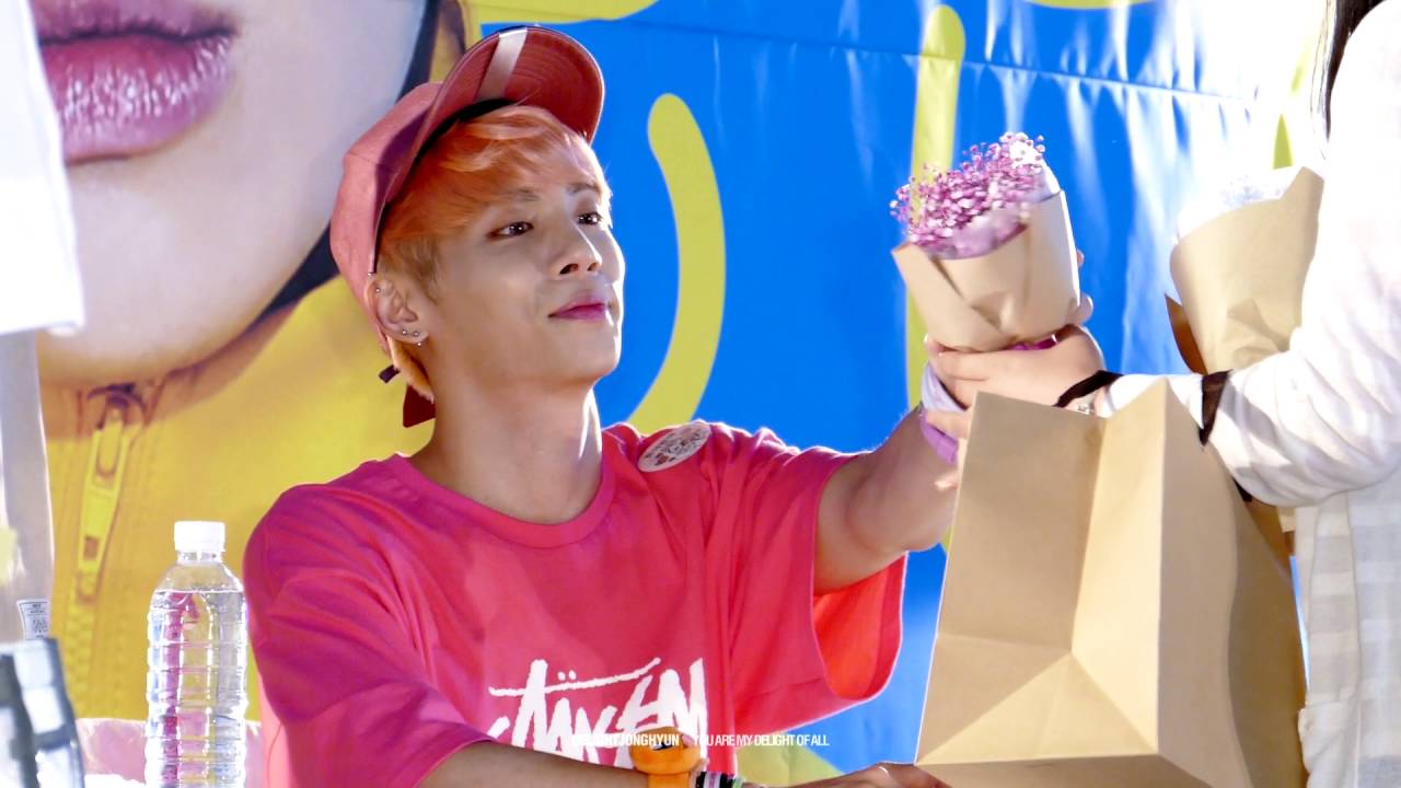 160603 Fan sign Jonghyun