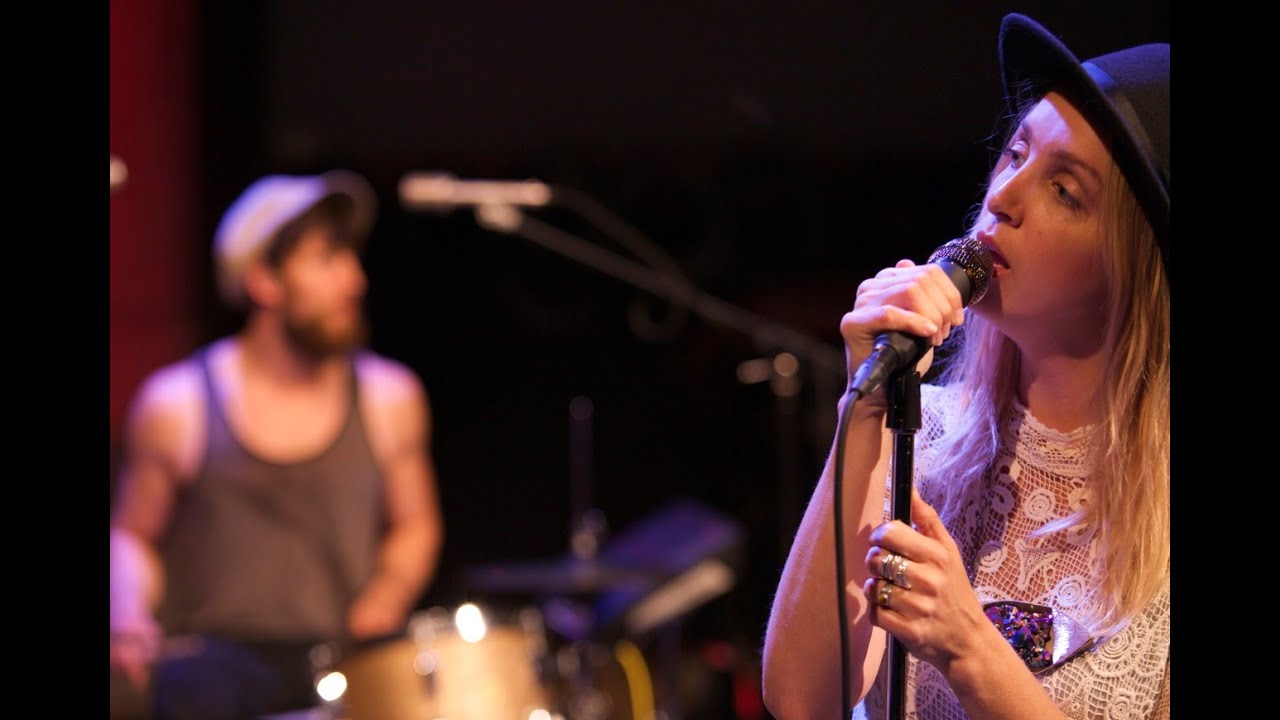 The Mynabirds - One Foot (opbmusic)