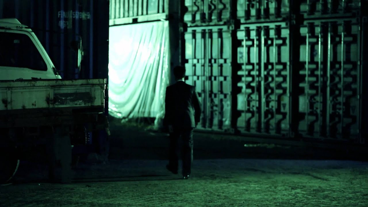 Huhgak 'i told you, i wanna die'  M/V