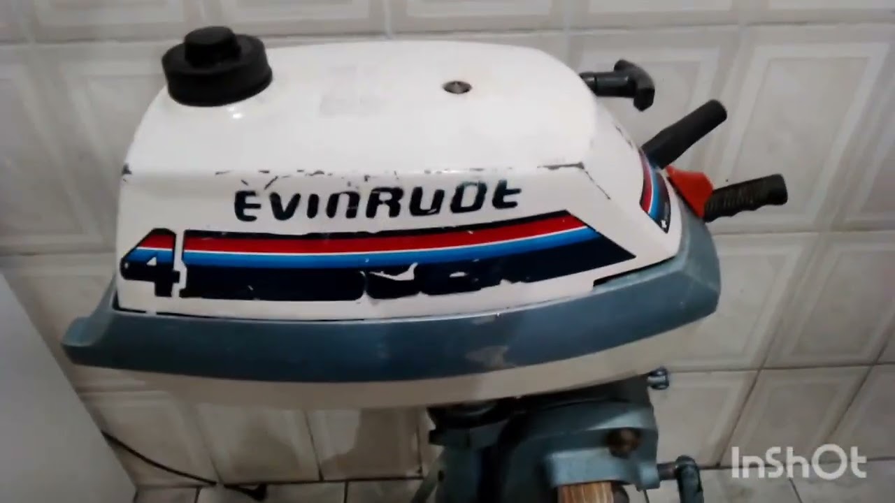 Motor Evinrude 4 HP 2T muitos anos parado , revisado funcionando perfeitamente