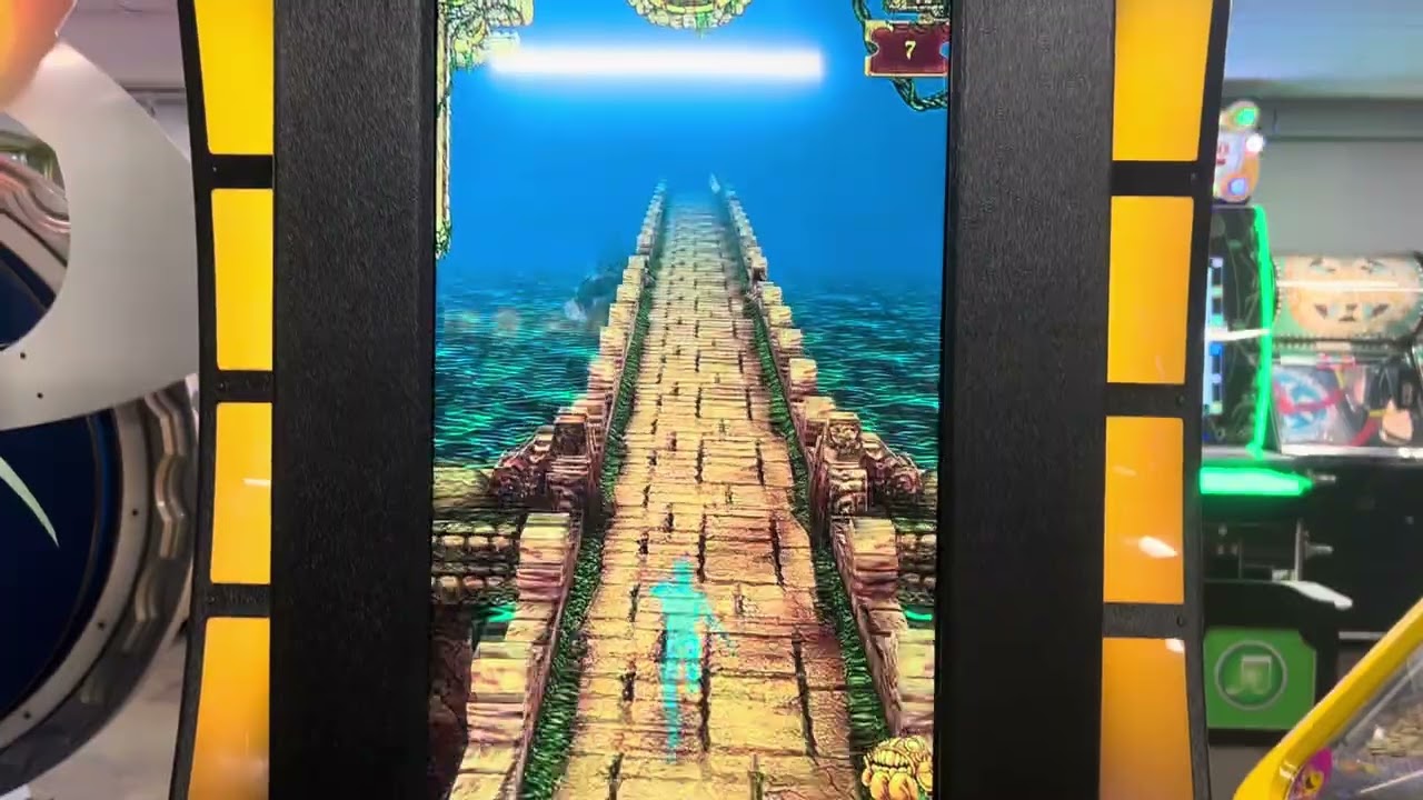Raw thrills 2010s Triple Run arcade game