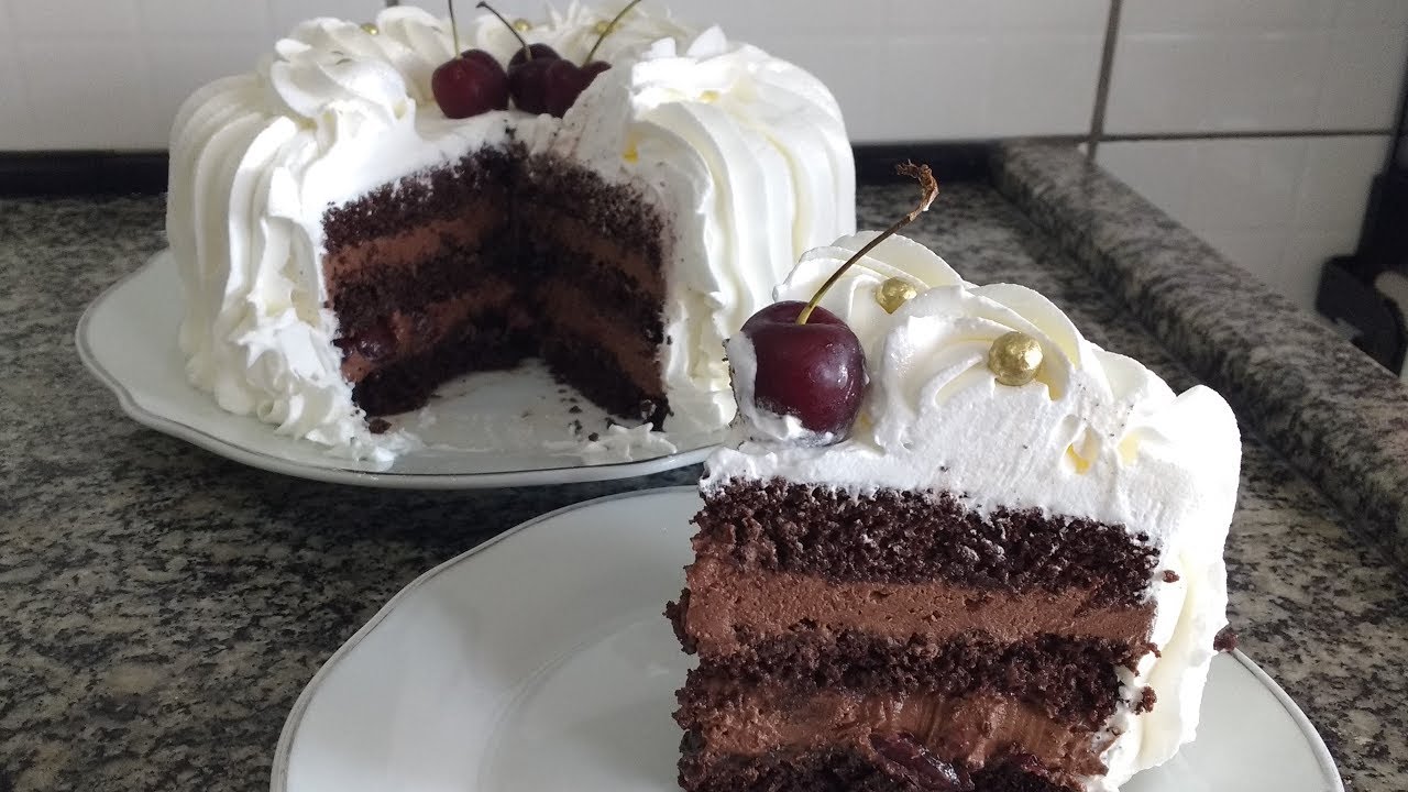 BOLO MOUSSE DE CHOCOLATE COM CEREJA | ESPECIAL RECEITAS DE NATAL