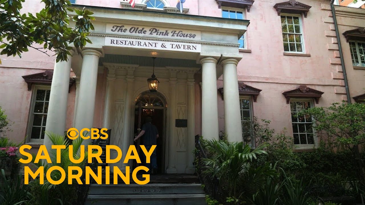 The Olde Pink House is serving up southern charm and delicious food.