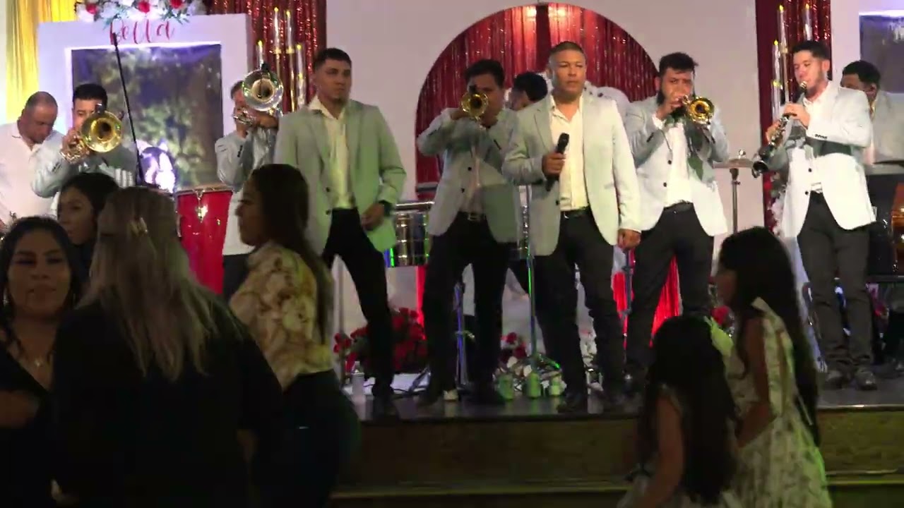 Quinceañera de la señorita  Bella en Charlotte NC Banda Inalcanzable de Mazatlan S y Sonido Aventura
