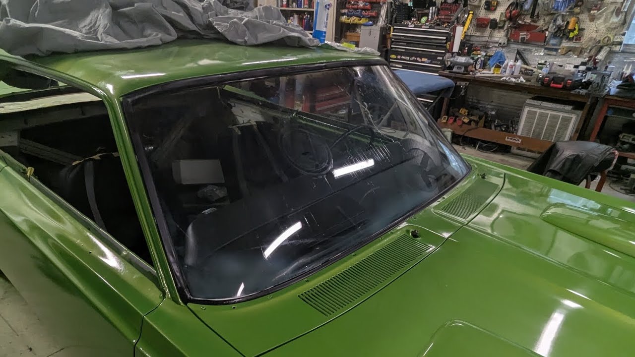 Windshield removal, polish and install on a 1968 Plymouth Fury III #mopar 