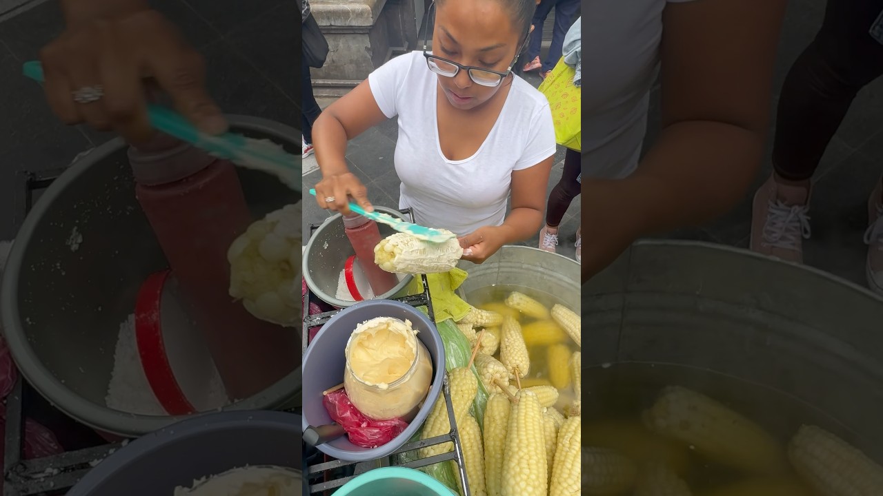 Preparando elote con ma&iacute;z cacahuazintle en CDMX #elote #cacahuazintle #antojos #viral #parati