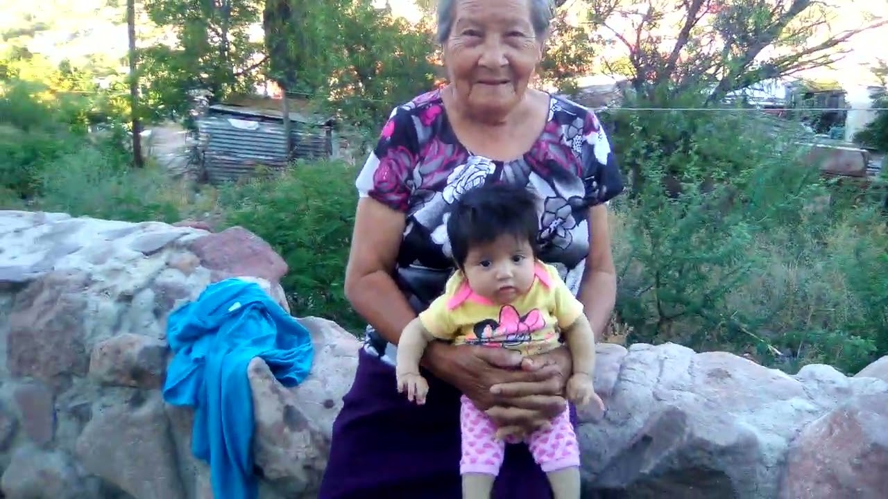 Jugando loteria fam. Plus en la san vicente video de sonora plus