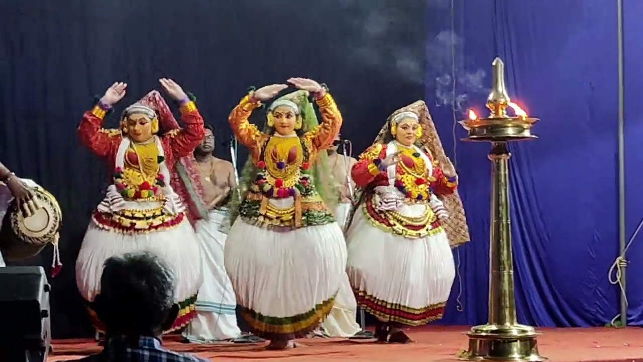 Saree nrutham(സാരി നൃത്തം) # kathakali # art forms of kerala