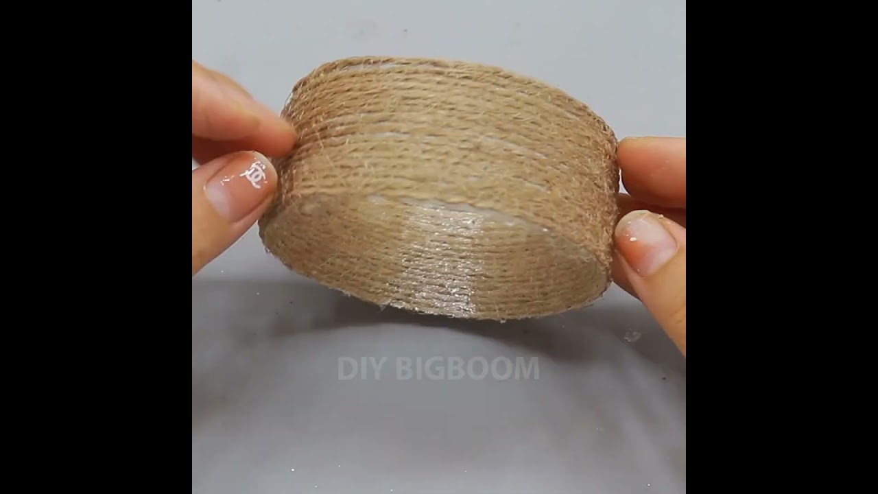 Cheap DIY Christmas Wall Hanging