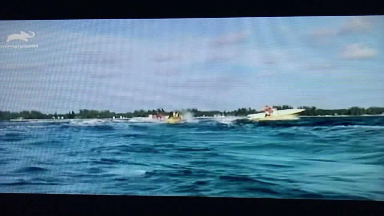 Jaws: The Revenge (1987) - The Banana Boat Scene