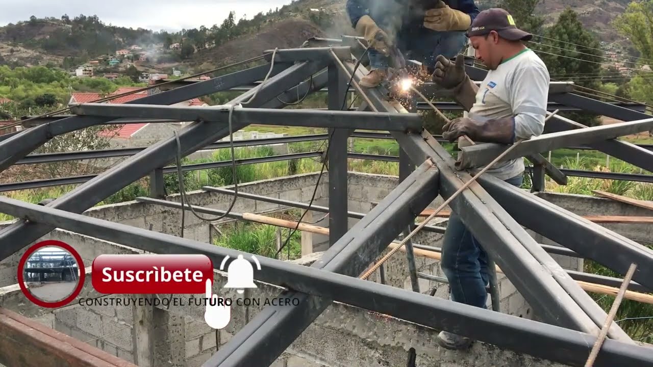 CUBIERTA  PARA CASA CON ESTRUCTURA DE ACERO
