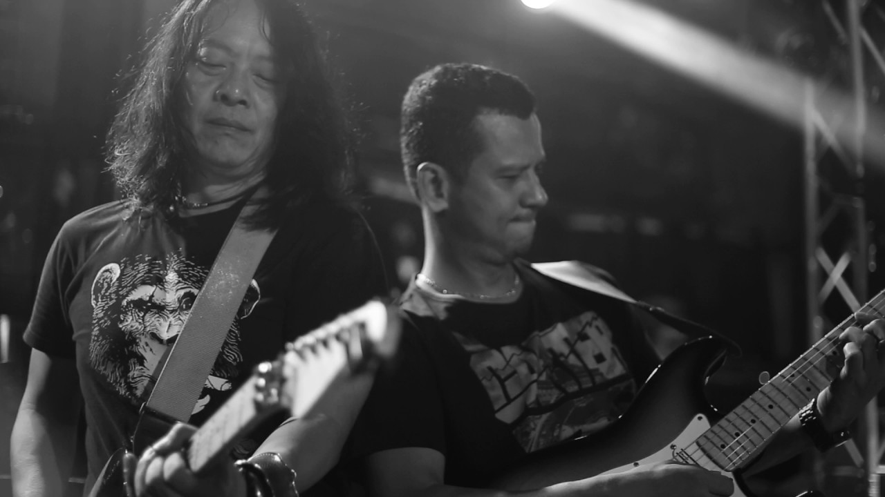 รักปอนปอน - กบ ไมโคร & ไท ธนาวุฒิ Live at Parking Toys