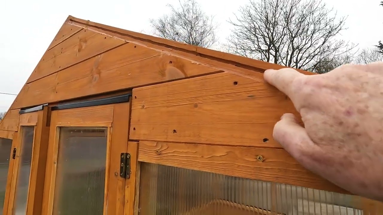 BillyOh Lincoln 4000 Greenhouse Assembly and Review