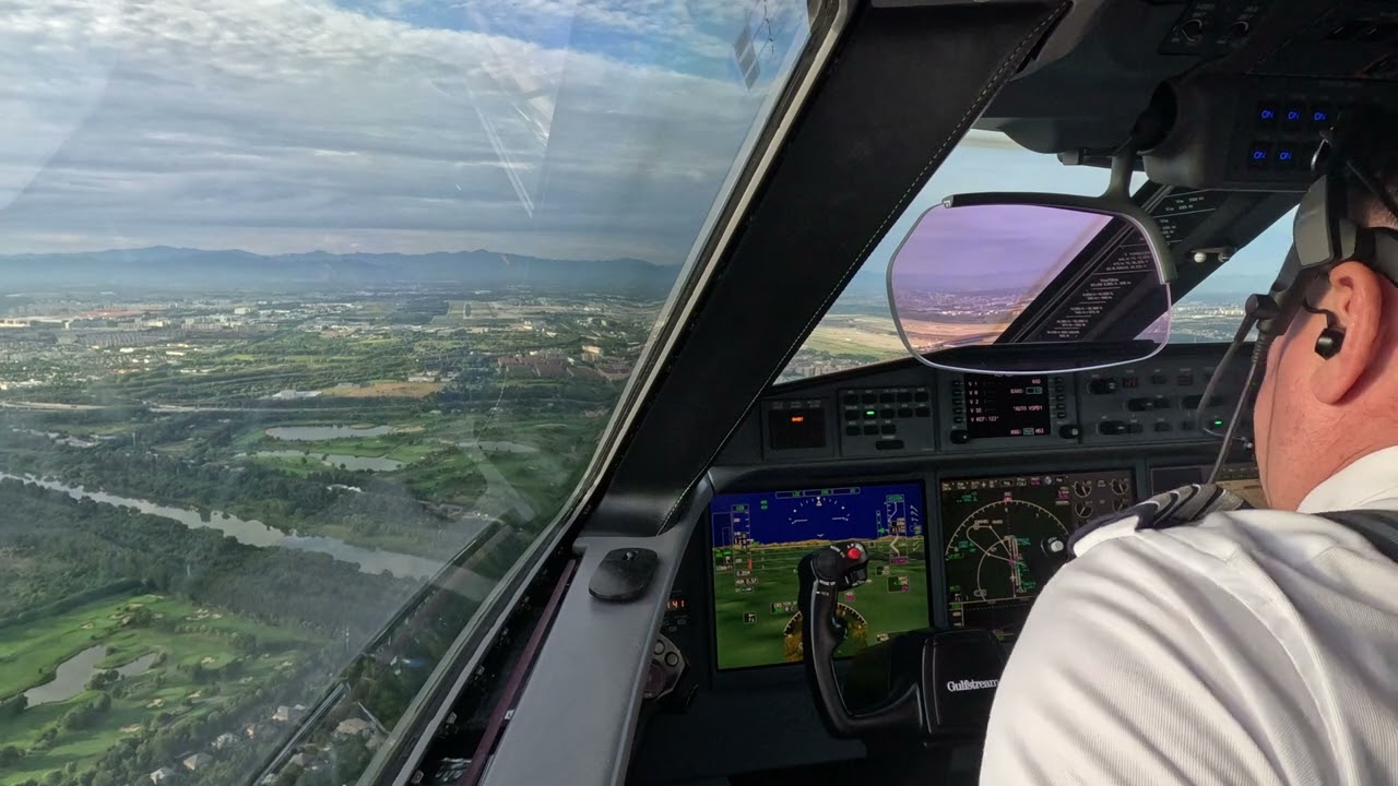 Landing Beijing, China (ZBAA/PEK) - Gulfstream G650