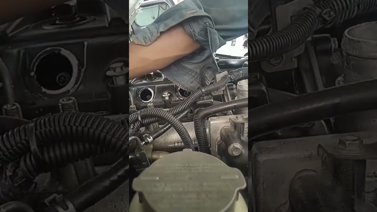 Bajándole una tapa de válvula a una Nissan frontier diesel suscribete 