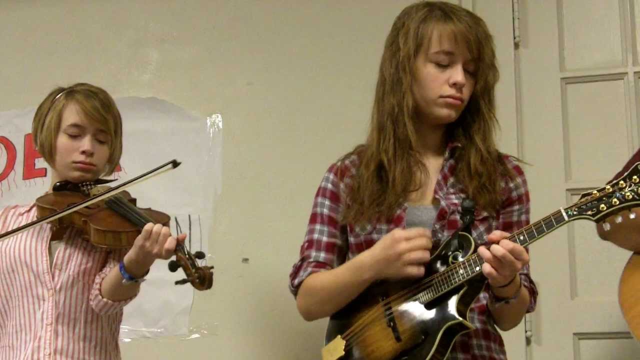 The Price Sisters - Lonesome Moonlight Waltz.
