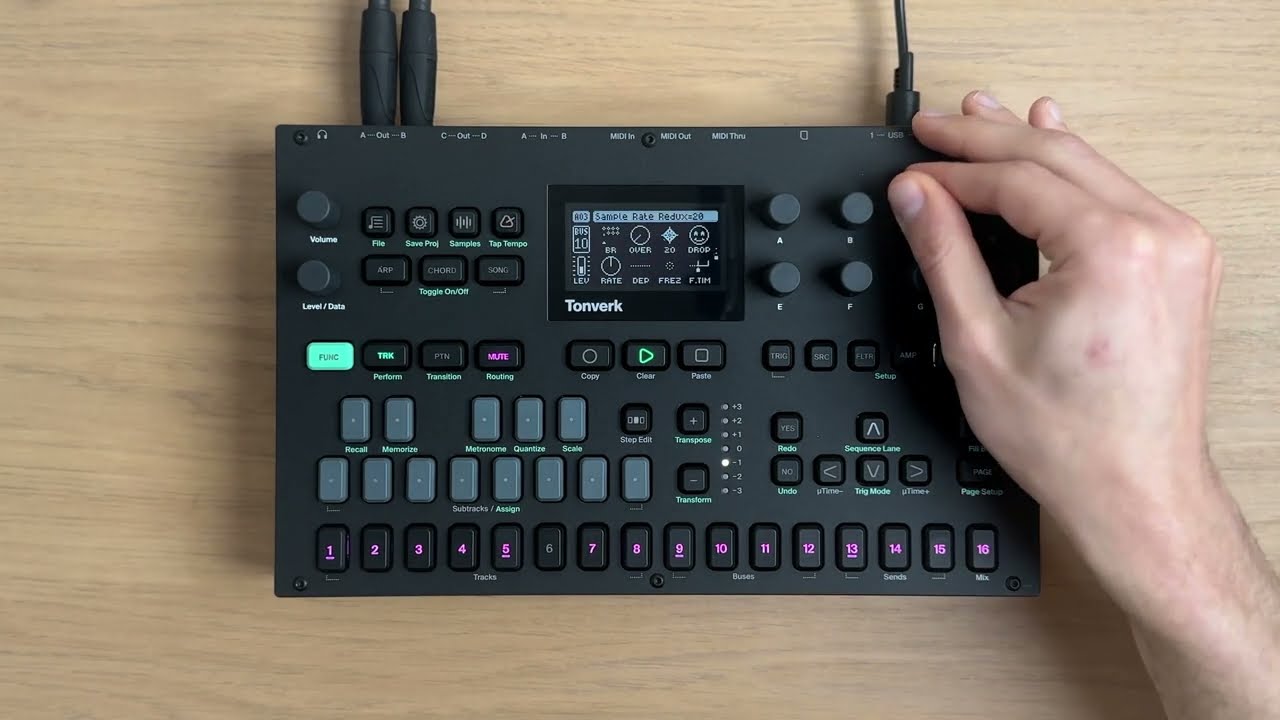 Rough around the edges electronica on Tonverk.