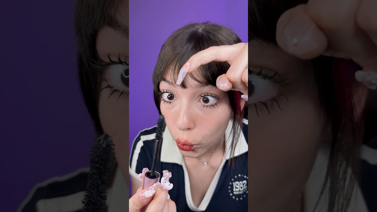 ela precisou de uma ajudinha pra fazer os c&iacute;lios de boneca 👁️ #asmr #funny