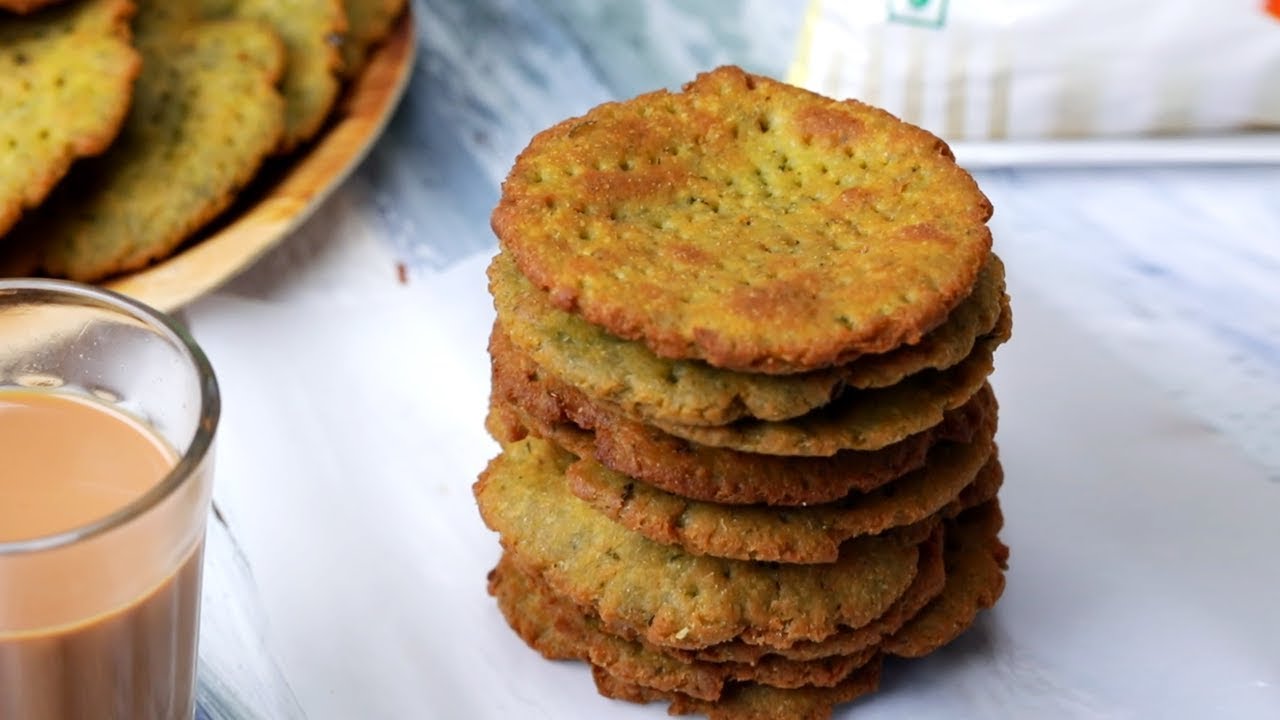 How to make Crispy Palak Mathri at home | Fortune Foods