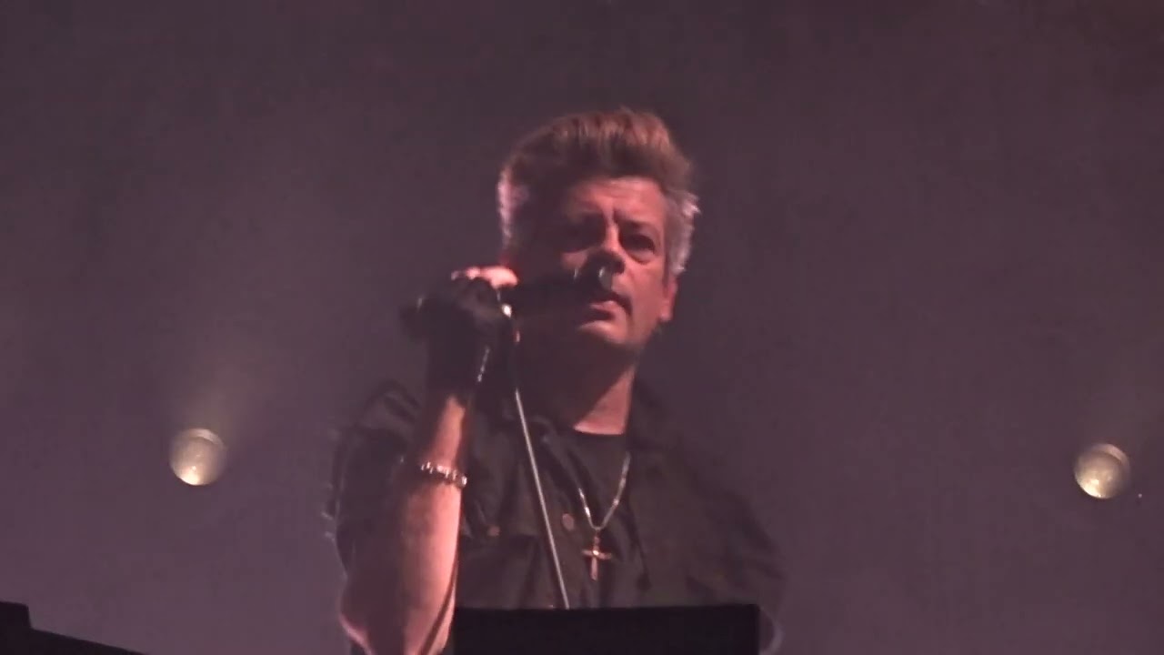 Négatif ~ Benjamin Biolay @ Lille 18-01-2022