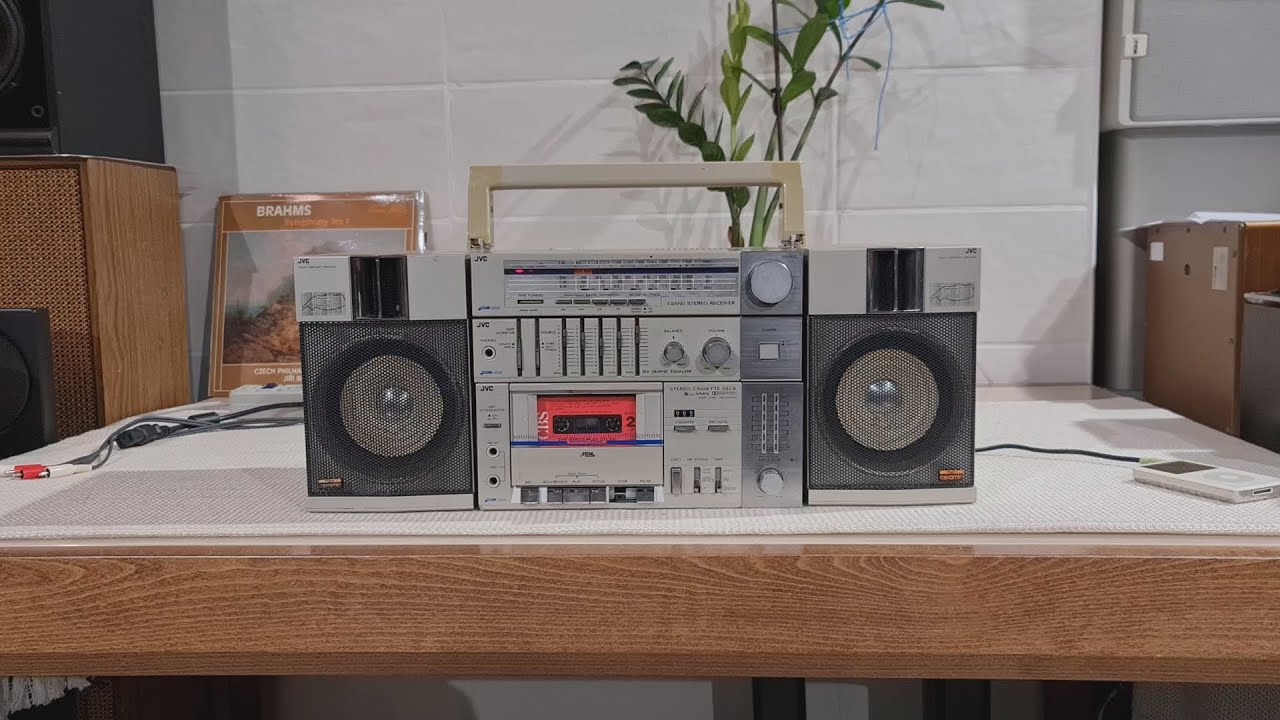 Вінтажна магнітола JVC PC-R11L