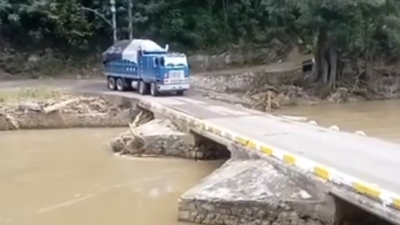 Trucks going across the flat bridge ft @BIGRIGS819 