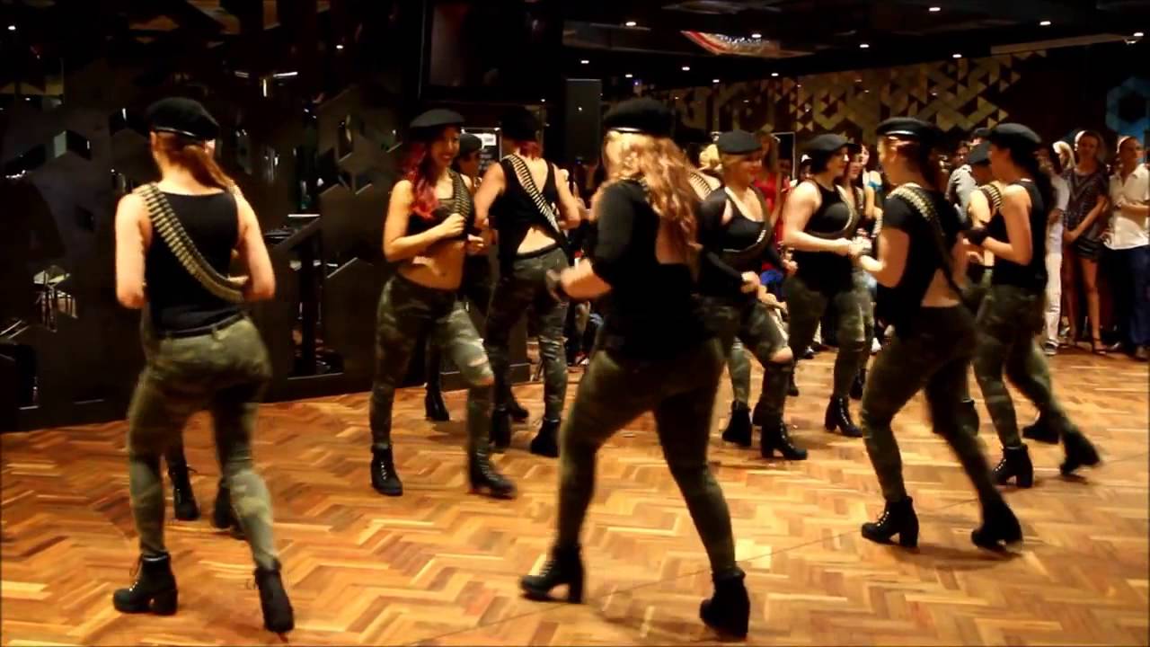 Paradizo Kizomba Ladies show - Botanic Bar