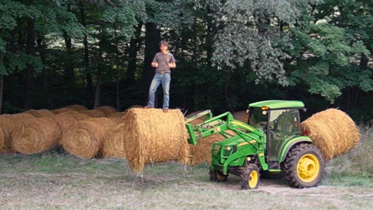 2 Guys 50 bales: John Deere 4720